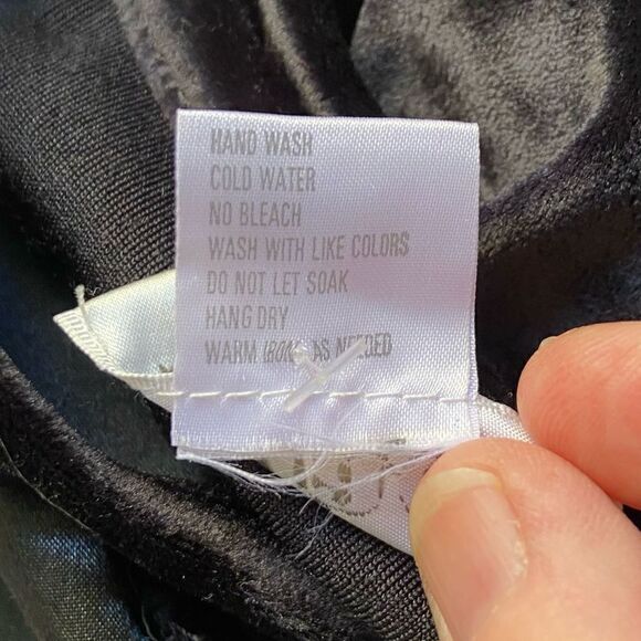 Vintage 80’s Patchwork Black Velvet Rafael Top M - Picture 5 of 7